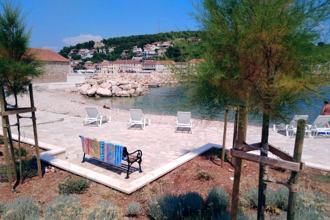 ילסה Apartments With A Parking Space Jelsa, Hvar - 8713 מראה חיצוני תמונה