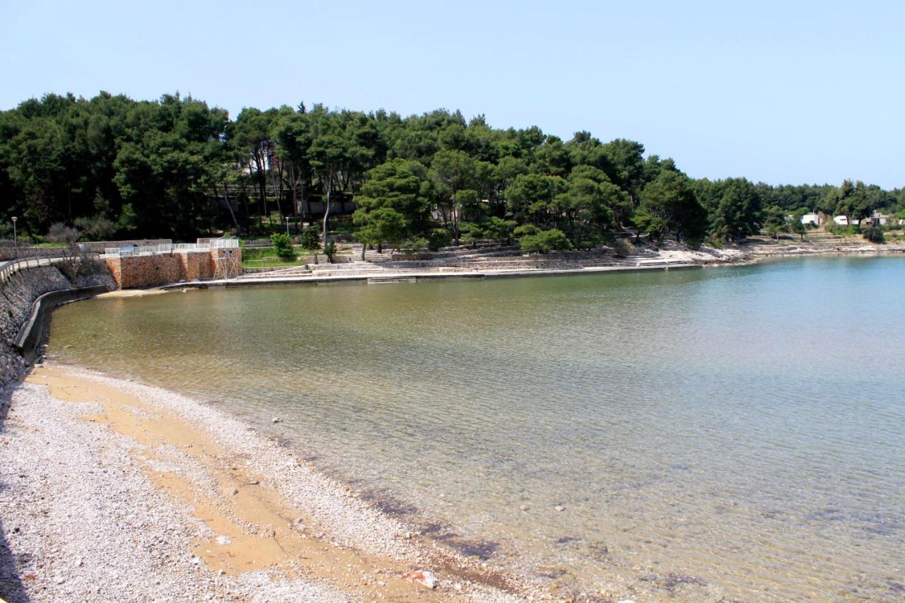 ילסה Apartments With A Parking Space Jelsa, Hvar - 8713 מראה חיצוני תמונה