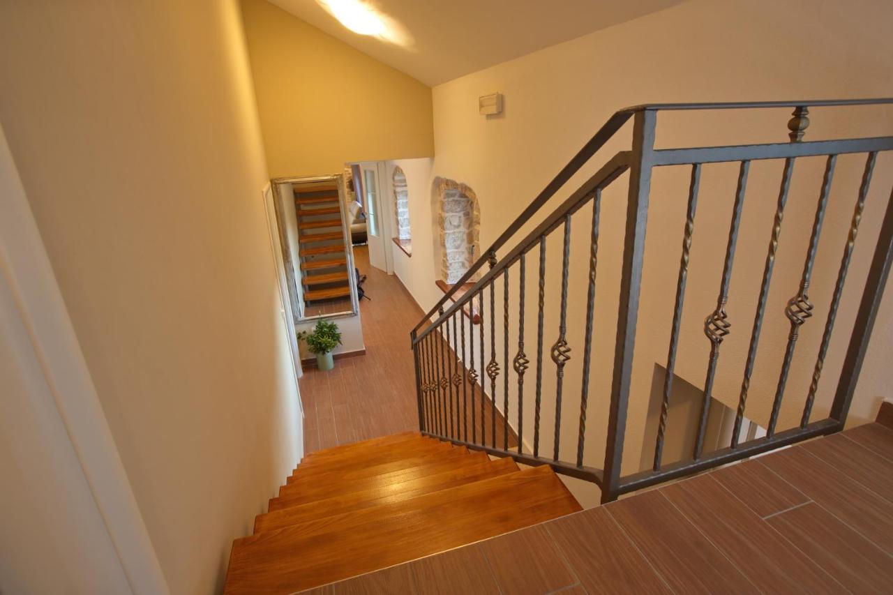 ילסה Apartments With A Parking Space Jelsa, Hvar - 8713 מראה חיצוני תמונה