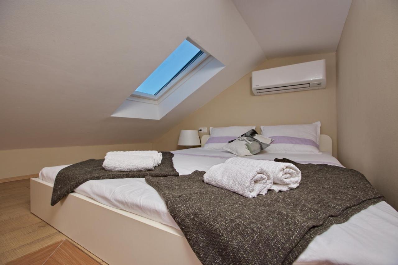 ילסה Apartments With A Parking Space Jelsa, Hvar - 8713 מראה חיצוני תמונה