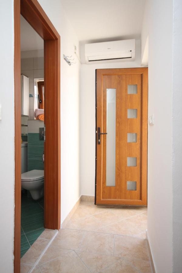 ילסה Apartments With A Parking Space Jelsa, Hvar - 8713 מראה חיצוני תמונה