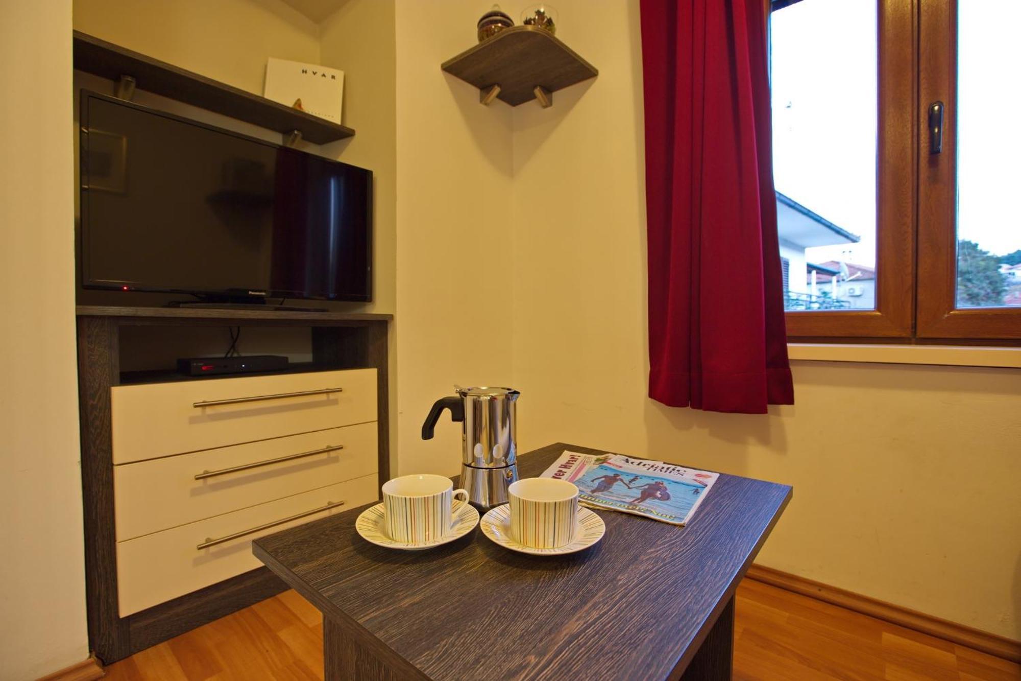 ילסה Apartments With A Parking Space Jelsa, Hvar - 8713 חדר תמונה
