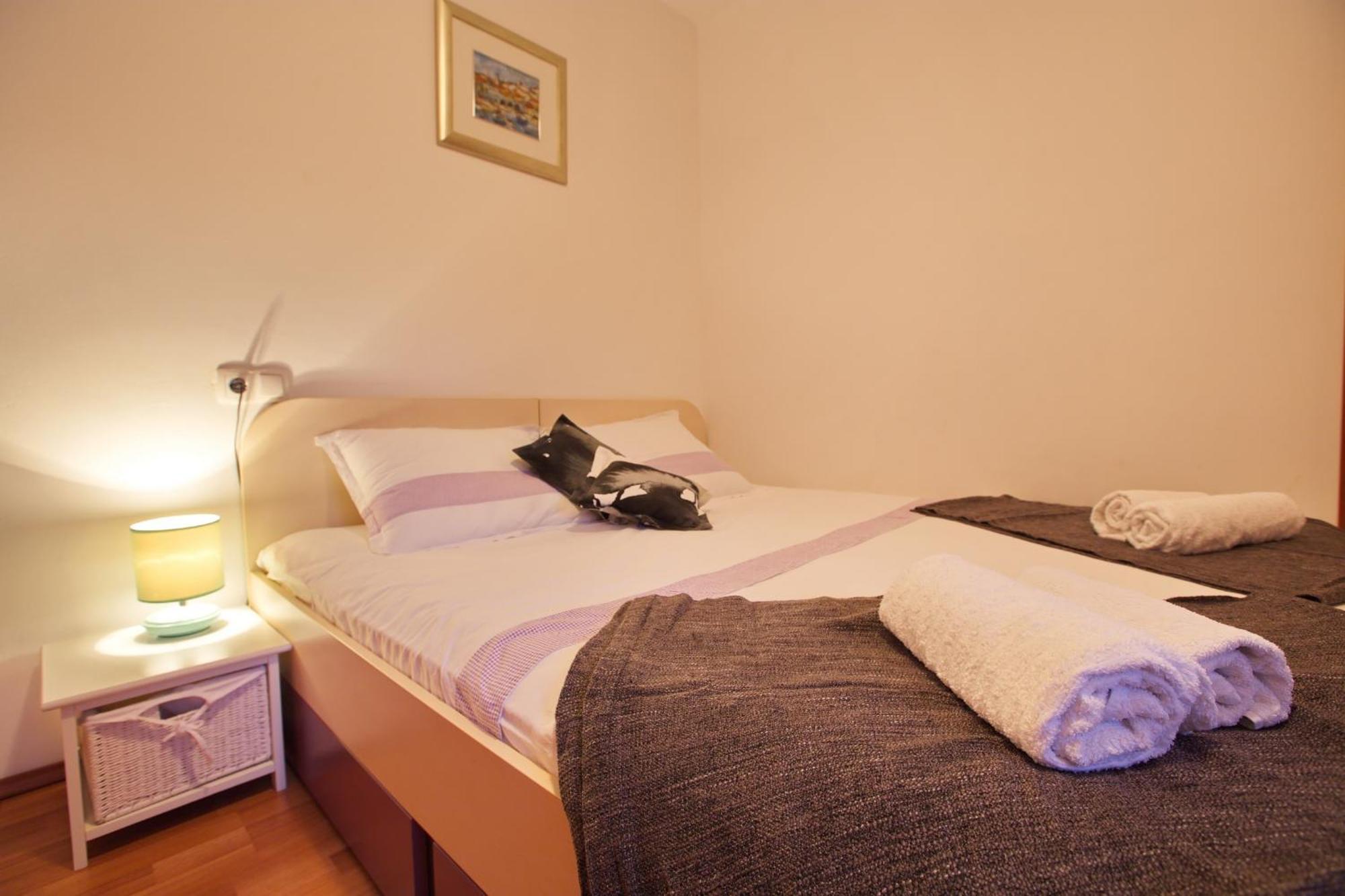 ילסה Apartments With A Parking Space Jelsa, Hvar - 8713 חדר תמונה